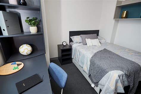 Shared Apartment for Students near Adelaide Central .